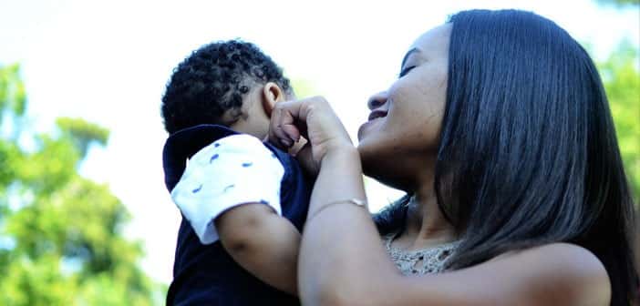 Black-mother-and-child-by-andcombust-Creative-Commons-702x336